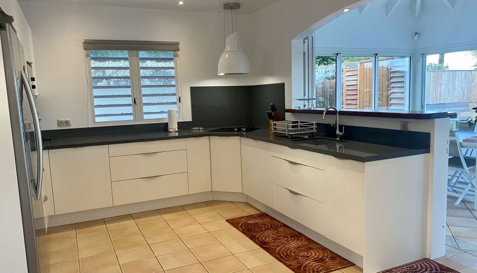 villa-aja-kitchen-1