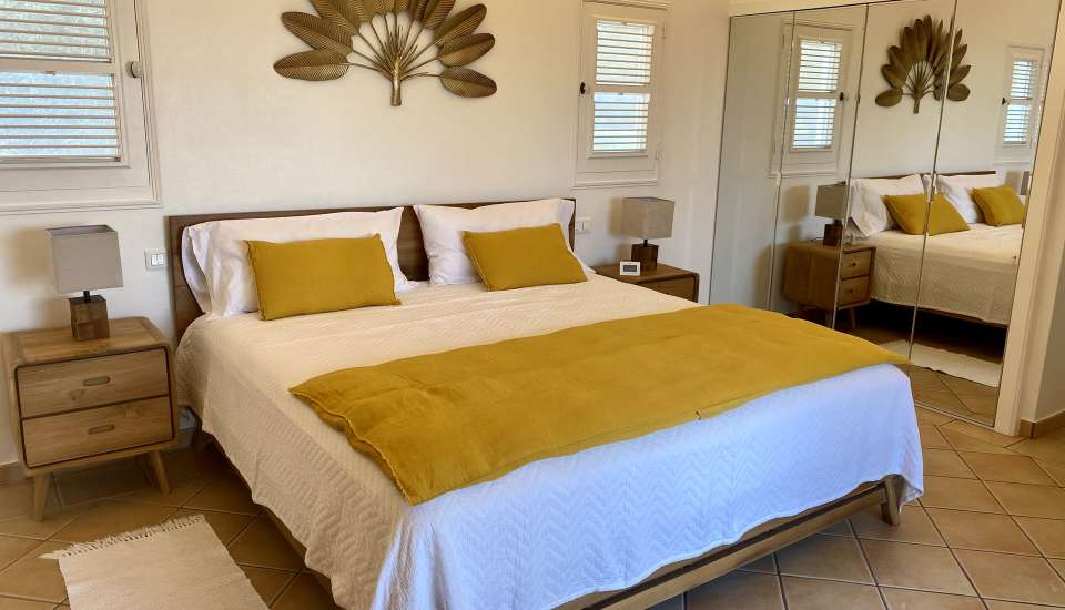 villa-aja-bedroom-2