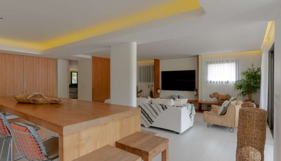 AptSeven-StBarth12