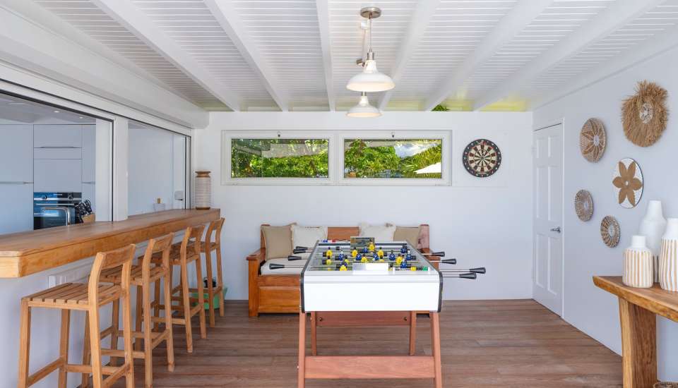 villa-gaillac-livingroom-kitchen-07
