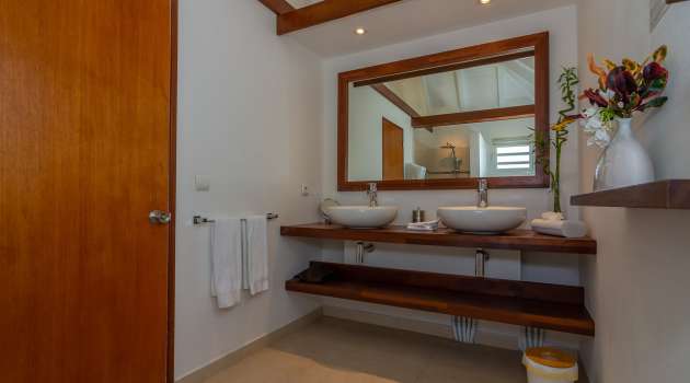 Villa-La Roche dans l'eau-StBarth-19