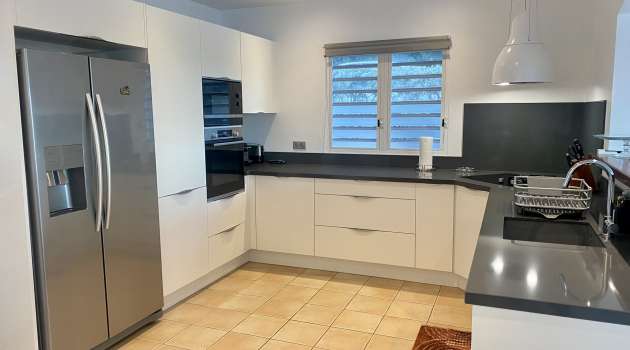 villa-aja-kitchen-2