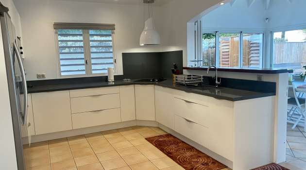villa-aja-kitchen-1