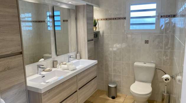 villa-aja-bathroom-2