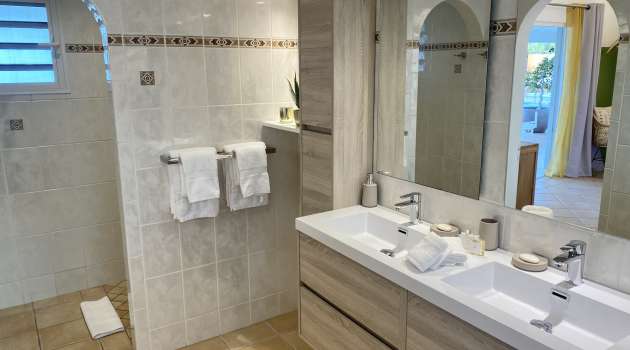 villa-aja-bathroom-1