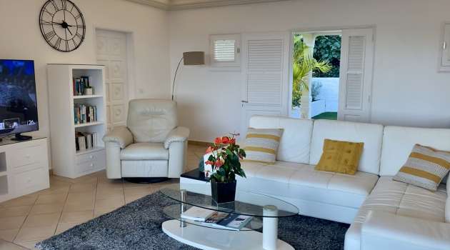 villa-aja-living-room-3