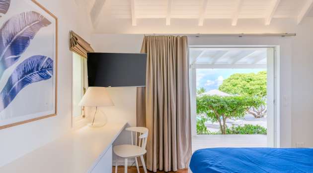villa-gaillac-bedroom1-00
