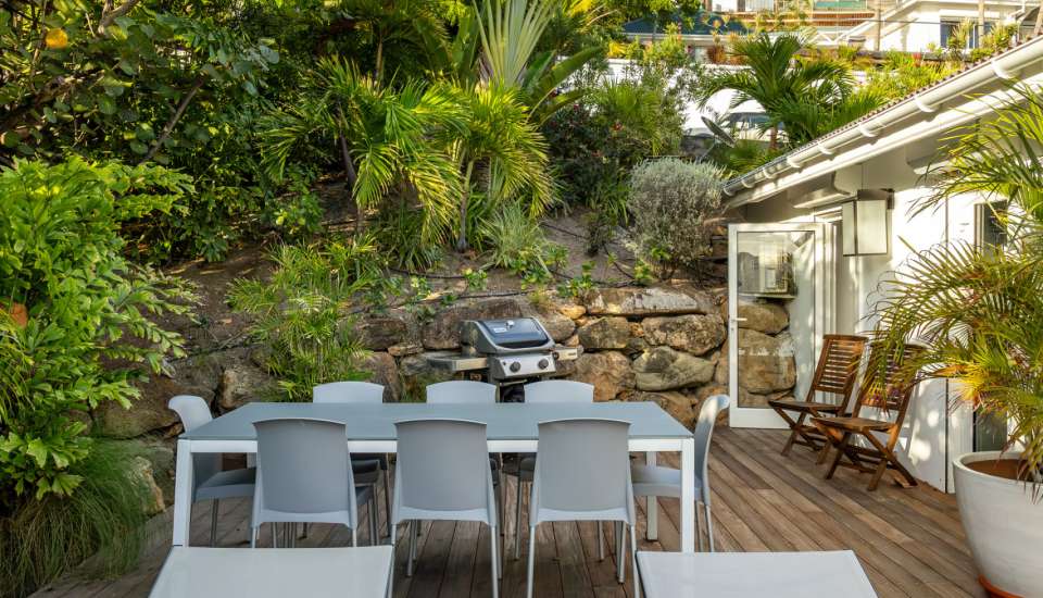 VillaMirandeDinningDeck-Aout2025-KenzoKhanstbarth