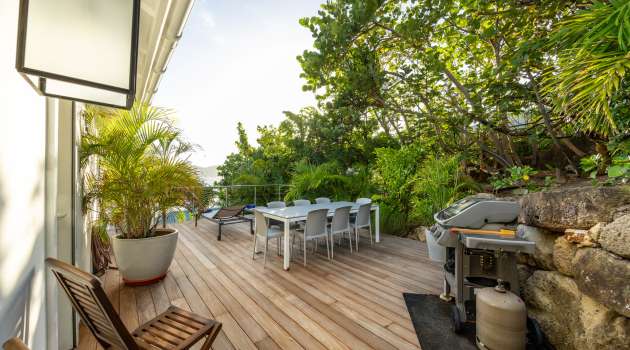VillaMirandeDinningDeck-Aout2025-KenzoKhanstbarth