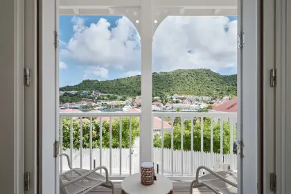 Villa Aveeview · 4