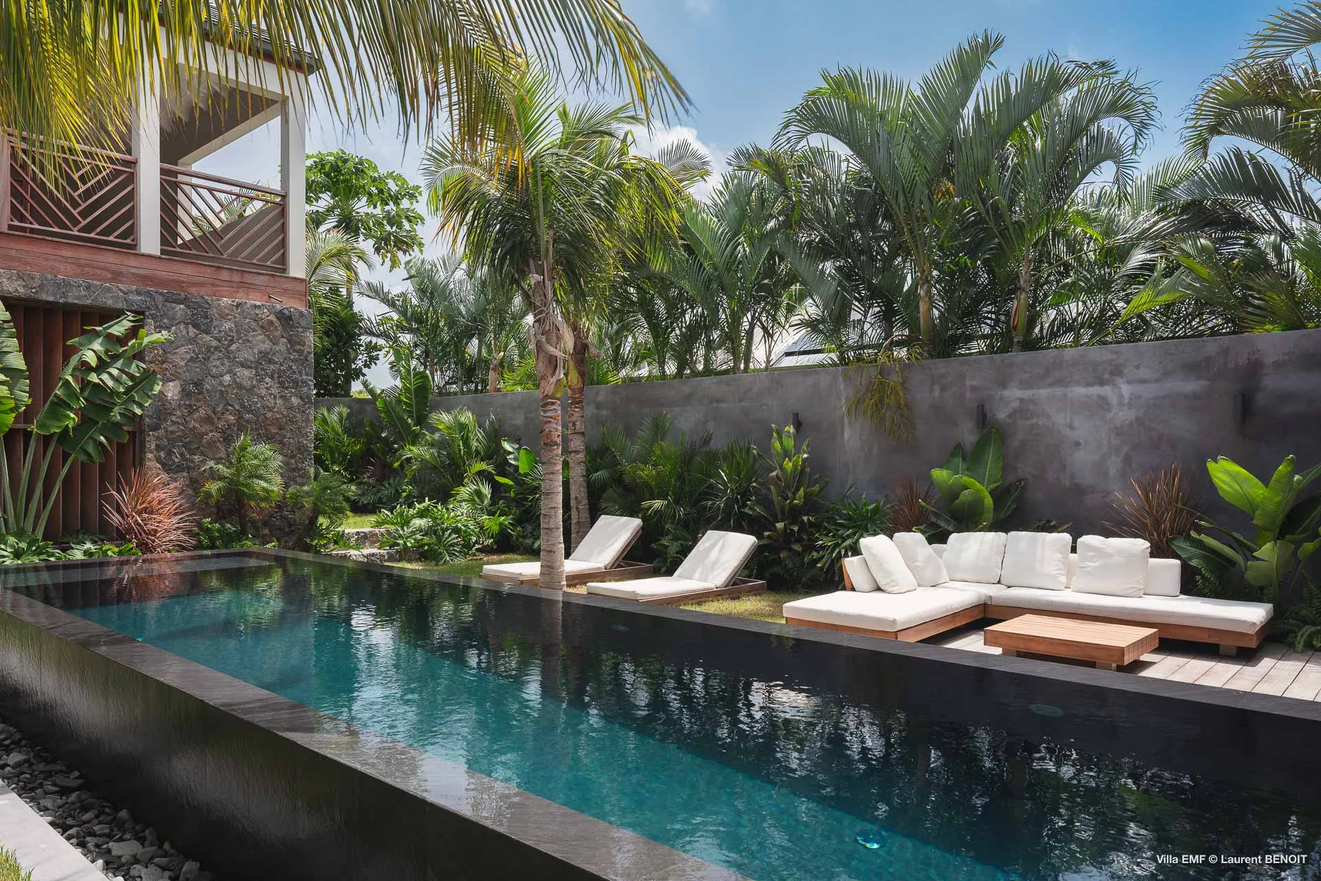 Villa Excuse My French