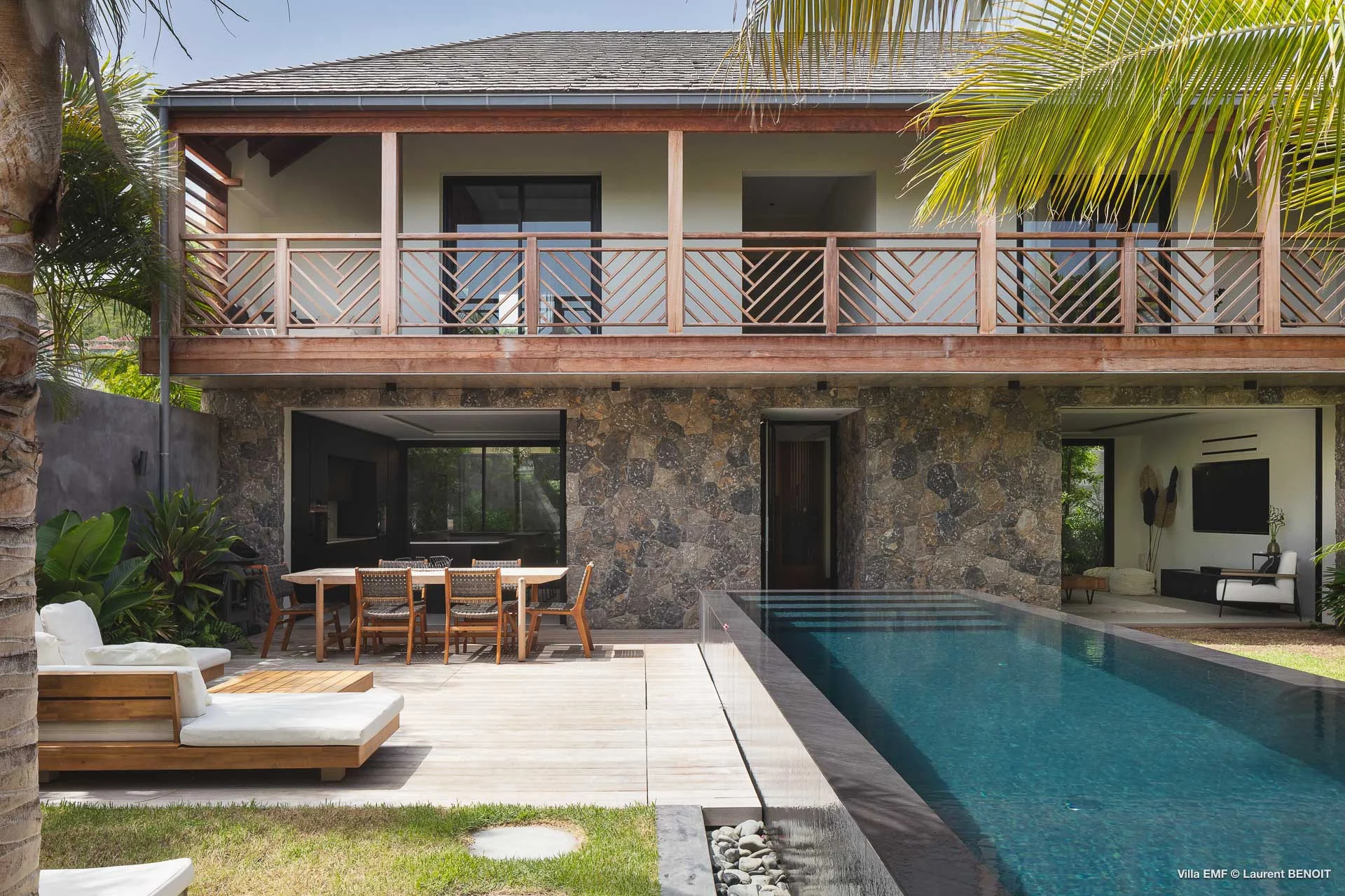 Villa Excuse My French
